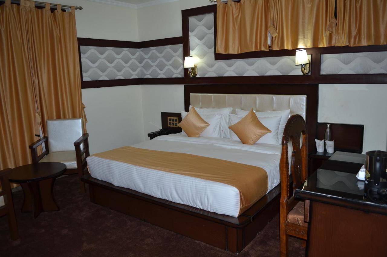 Oyo 22081 Hotel Shree Mazda Srīnagar Zewnętrze zdjęcie